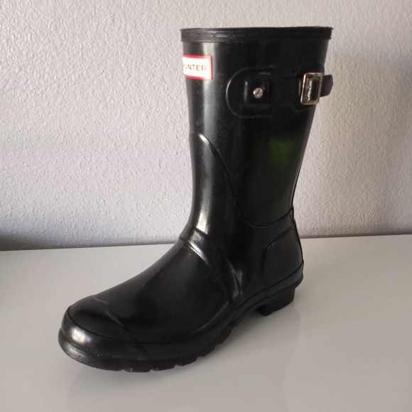 hunter short gloss rain boots black